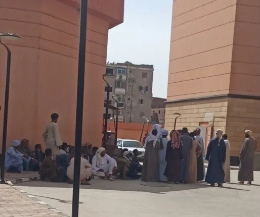 شهود عيان يكشفون اللحظات المروعة لانهيار بئر المنيا: تربة رخوة وجهود مكثفة للإنتشال الأب شهود عيان يكشفون اللحظات المروعة لانهيار بئر المنيا: تربة رخوة وجهود مكثفة للإنتشال الأب