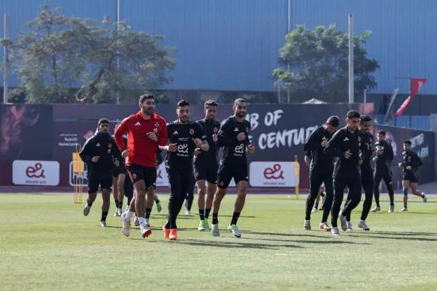 شوبير: لاعب الأهلي يعيق التحاق الصفقة الصيفية الأخيرة بالفريق الأحمر شوبير: لاعب الأهلي يعيق التحاق الصفقة الصيفية الأخيرة بالفريق الأحمر