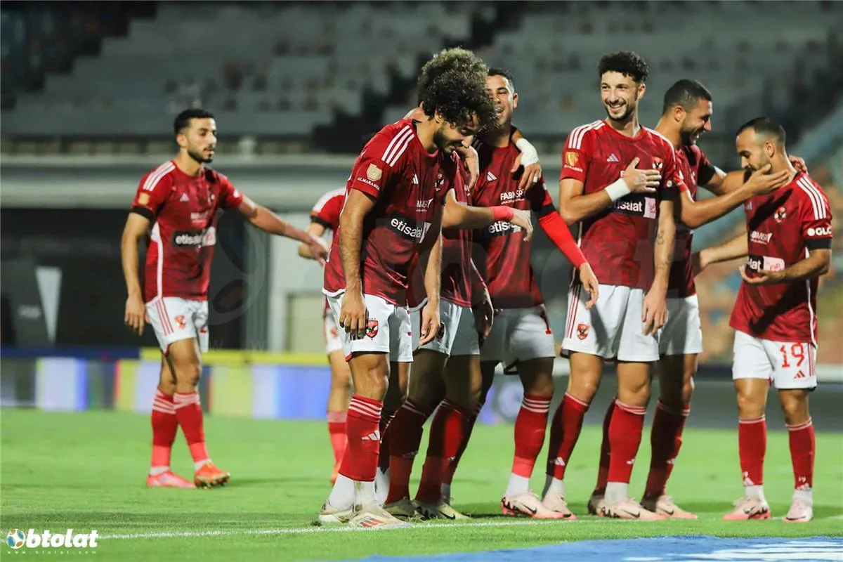 شوبير يكشف تفاصيل تحركات الصيف للأهلي: صفقة كبيرة ومدافع يرحل شوبير يكشف تفاصيل تحركات الصيف للأهلي: صفقة كبيرة ومدافع يرحل