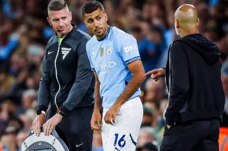صباحك من الطراز الأوروبي: عودة رودري، تجديد عقد رافينيا، وتهديد لريال مدريد. صباحك من الطراز الأوروبي: عودة رودري، تجديد عقد رافينيا، وتهديد لريال مدريد.