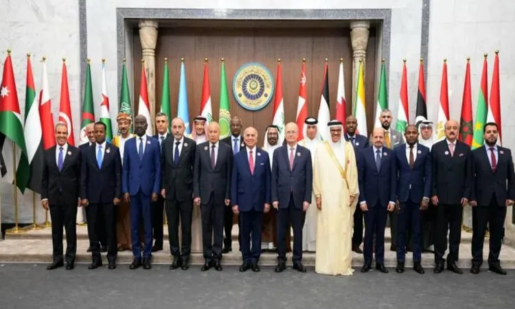 صحفي: وزراء خارجية الدول العربية يبحثون آليات تعزيز مبادرة السلام العربية صحفي: وزراء خارجية الدول العربية يبحثون آليات تعزيز مبادرة السلام العربية