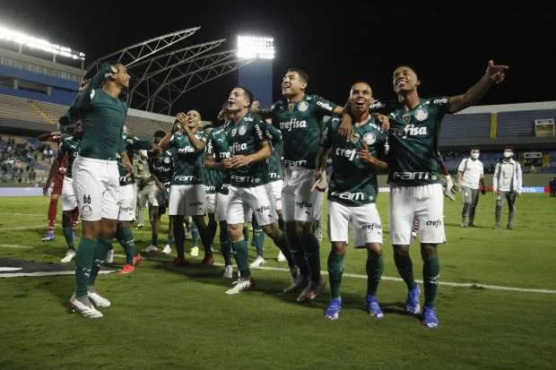 صدمة لمنافس الأهلي.. بالميراس يتعرض للهزيمة أمام فلامنجو في صدارة الدوري البرازيلي صدمة لمنافس الأهلي.. بالميراس يتعرض للهزيمة أمام فلامنجو في صدارة الدوري البرازيلي
