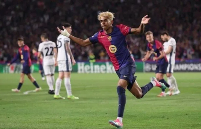صدمة وبكاء لاعبى برشلونة بعد ضياع حلم استعادة لقب دوري أبطال أوروبا «فيديو»