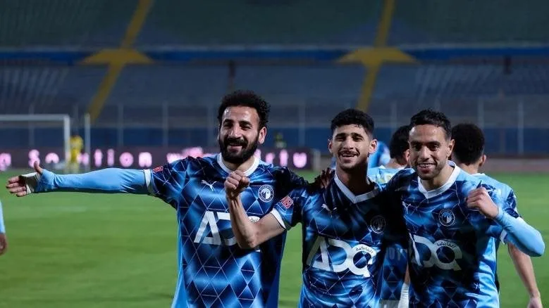 صراع الأمتار الأخيرة.. فرص تتويج الأهلي والزمالك وبيراميدز بلقب الدوري الممتاز؟