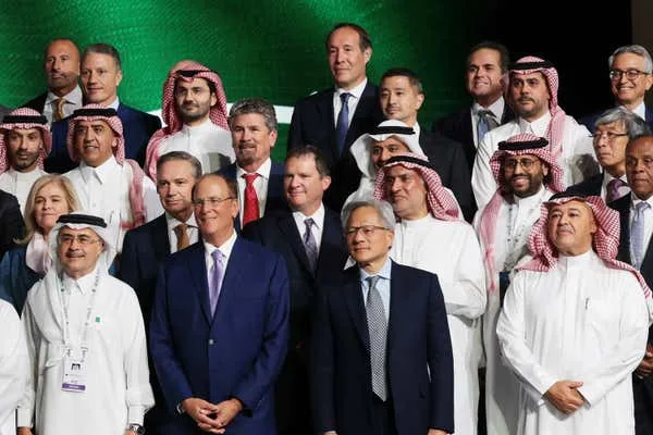 صفقات تاريخية تتيح فرصًا جديدة للتعاون .. الرياض تجذب التكنولوجيا من الولايات المتحدة صفقات تاريخية تتيح فرصًا جديدة للتعاون .. الرياض تجذب التكنولوجيا من الولايات المتحدة