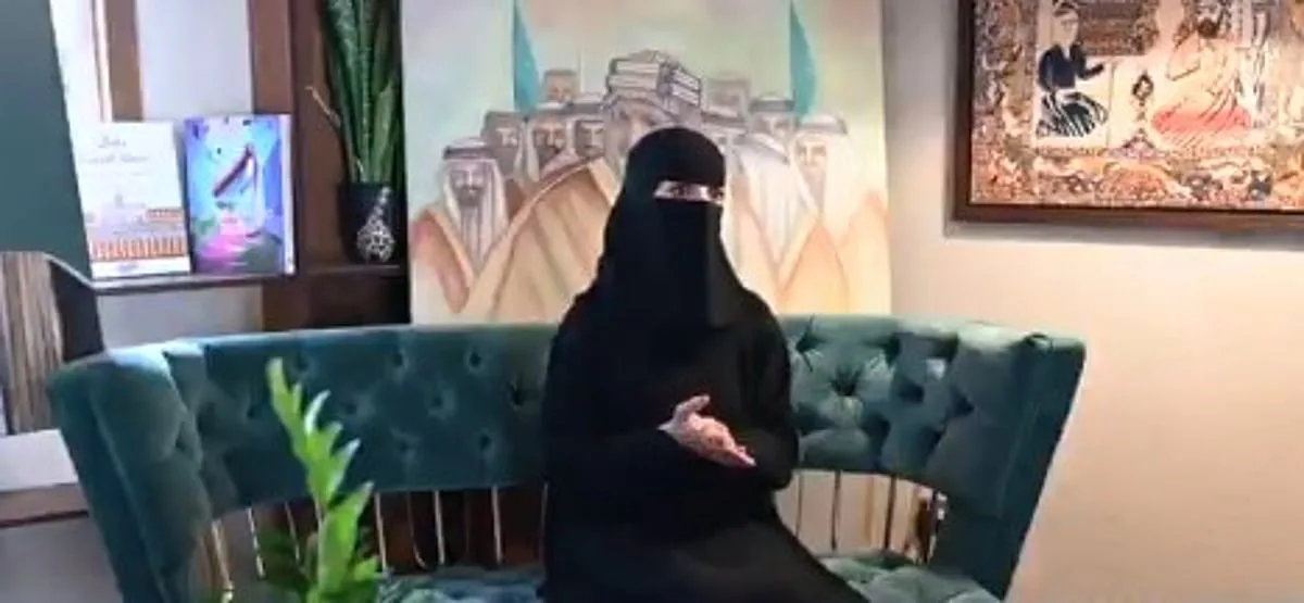صفية أحمساني: فنانة موهوبة منذ الطفولة وتحولت إلى واحدة من أبرز الفنانين التشكيليين في المملكة صفية أحمساني: فنانة موهوبة منذ الطفولة وتحولت إلى واحدة من أبرز الفنانين التشكيليين في المملكة