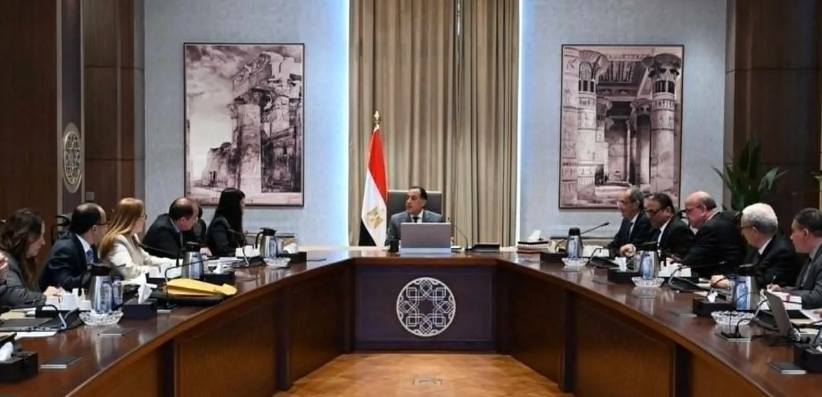 مدبولي يراقب الجهود لفك التشابكات المالية بين بنك الاستثمار وبعض الهيئات الحكومية مدبولي يراقب الجهود لفك التشابكات المالية بين بنك الاستثمار وبعض الهيئات الحكومية