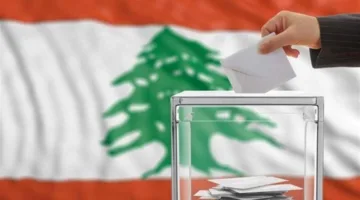 صندوق اقتراع في ظلام الليل.. هل فقد اتجاهه؟ (صورة)