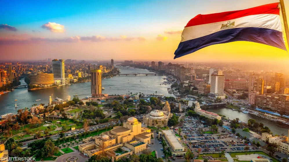 تعزيز دور القطاع الخاص: ركيزة أساسية لجذب الاستثمارات وتقليل معدل البطالة. تعزيز دور القطاع الخاص: ركيزة أساسية لجذب الاستثمارات وتقليل معدل البطالة.