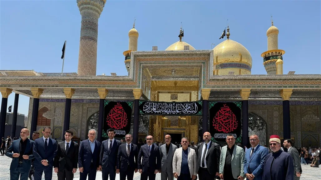 صور: أمين بغداد يزور مرقدي الإمامين الكاظمين (ع) وجامع أبي حنيفة مع وفد تركي صور: أمين بغداد يزور مرقدي الإمامين الكاظمين (ع) وجامع أبي حنيفة مع وفد تركي