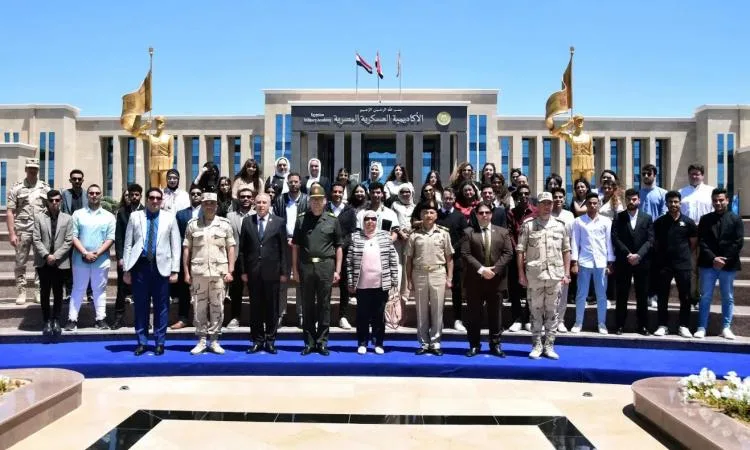 صور: القوات المسلحة تستضيف وفدًا من القيادات الشبابية لزيارة المنشآت العسكرية.