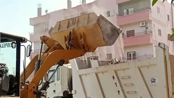 صور: تنفيذ مشاريع تنظيف وتجميل الشوارع في غرب الأقصر صور: تنفيذ مشاريع تنظيف وتجميل الشوارع في غرب الأقصر
