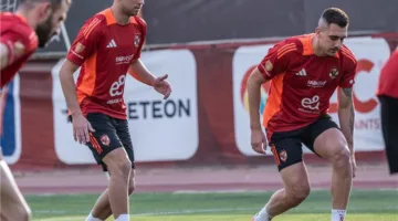 صور | خوسيه ريفيرو يبدأ تدريباته الأولى مع الأهلي ويظهر اللاعب الجديد.