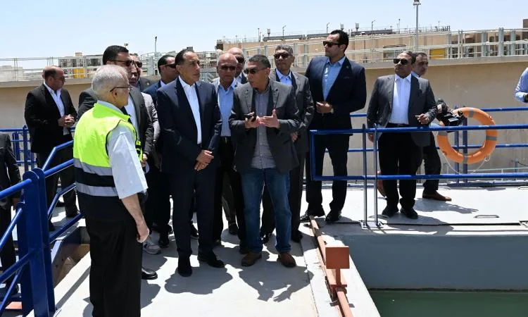 صور: رئيس الوزراء يزور مشروع تحسين كفاءة محطة معالجة مياه الشيخ زايد صور: رئيس الوزراء يزور مشروع تحسين كفاءة محطة معالجة مياه الشيخ زايد