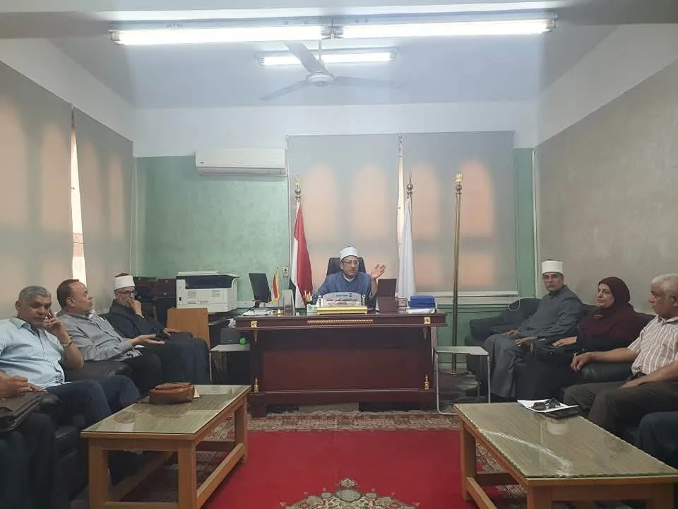 صور: رئيس منطقة الغربية يتباحث حول التحضيرات لامتحانات الثانوية الأزهرية صور: رئيس منطقة الغربية يتباحث حول التحضيرات لامتحانات الثانوية الأزهرية