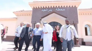 صور.. وزير النقل يراقب تقدم مشروع سكة الحديد بين بئر العبد والعريش