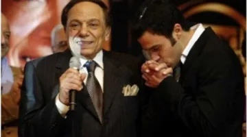 صورة نادرة للزعيم عادل إمام تنشر لأول مرة.. احتفال محمد إمام بعيد ميلاد والده.