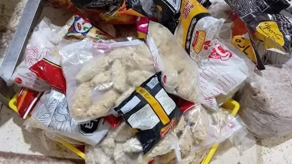 ضبط 12 طن مصنعات وأجزاء دواجن منتهية الصلاحية في حملة بالقليوبية