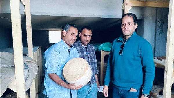 ضبط مخزن مواد غذائيّة بدون ترخيص و204 شيكارة حمص غير صالحة بالبحيرة