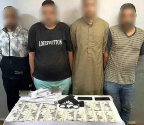 ضبط متهمين بالاستيلاء على مبلغ مالي من شخص بالجيزة