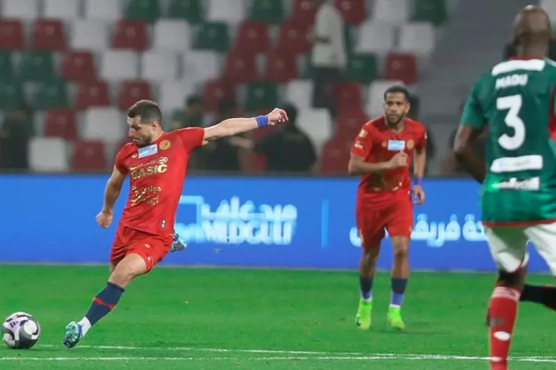 ضمك يحقق التعادل مع الاتفاق بمساهمة طارق حامد.. والفيحاء يزيد من تعقيد وضع الأخدود في الدوري السعودي. ضمك يحقق التعادل مع الاتفاق بمساهمة طارق حامد.. والفيحاء يزيد من تعقيد وضع الأخدود في الدوري السعودي.