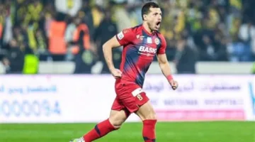 طارق حامد يساهم في انتصار ضمك على الرائد بالدوري السعودي الذي يهبط بالمنعطف إلى دوري يلو.