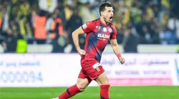طارق حامد يسعى لتحقيق الانتصار مع ضمك أمام الفتح في البطولة السعودية
