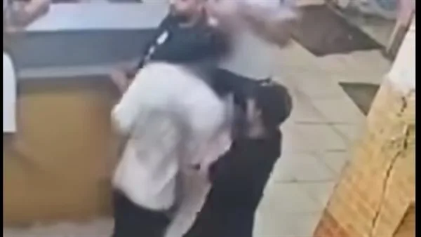 طالب يطعن زميله بسلاح أبيض داخل سنتر تعليمي في الزاوية الحمراء
