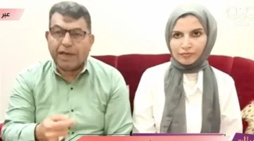 طالبة تشارك تجربتها في الدراسة مع والدها في نفس الصف بجامعة.