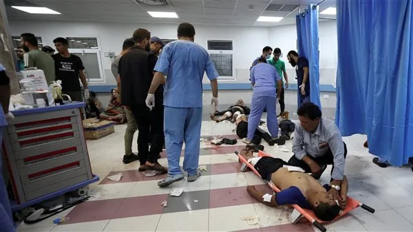 طبيبة بريطانية تتطوع في مستشفيات غزة: نفاد المستلزمات الطبية والإمدادات. طبيبة بريطانية تتطوع في مستشفيات غزة: نفاد المستلزمات الطبية والإمدادات.