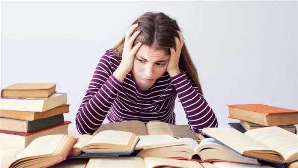 طرق التعامل مع القلق والتوتر خلال فترة الامتحانات (فيديو) طرق التعامل مع القلق والتوتر خلال فترة الامتحانات (فيديو)