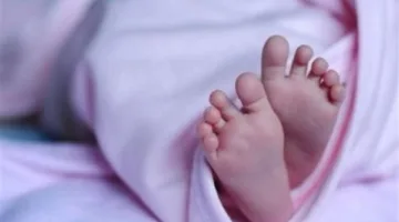 طفل حديث الولادة يُكتشف مرميًا بجوار منزل في حي الصوفي بالفيوم