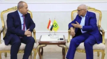 محافظ شمال سيناء يناقش تحسين الخدمات مع مدير شركة القناة لتوزيع الكهرباء