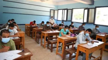 طلاب الصف الثالث الإعدادي في القليوبية يتقدمون لاختبار اللغة العربية.. ومديرية التربية والتعليم في المحافظة تنفي حدوث تسريبات للامتحان.