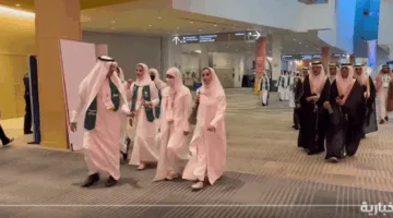 طلاب المملكة يرتدون الزي السعودي ويصلون إلى قاعة حفل جوائز “آيسف 2025” في الولايات المتحدة