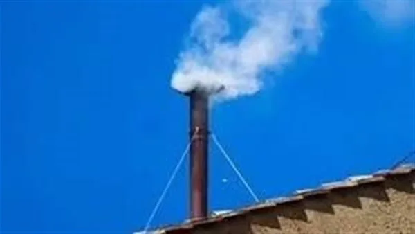 ظهور الدخان الأبيض.. اختيار بابا جديد للفاتيكان