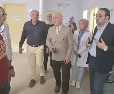 وكيل وزارة الصحة بالقليوبية يتفقد المركز الطبي بالحي الثامن في العبور