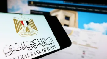 عائدات قناة السويس تتراجع وإيرادات السياحة ترتفع في النصف الثاني من 2024