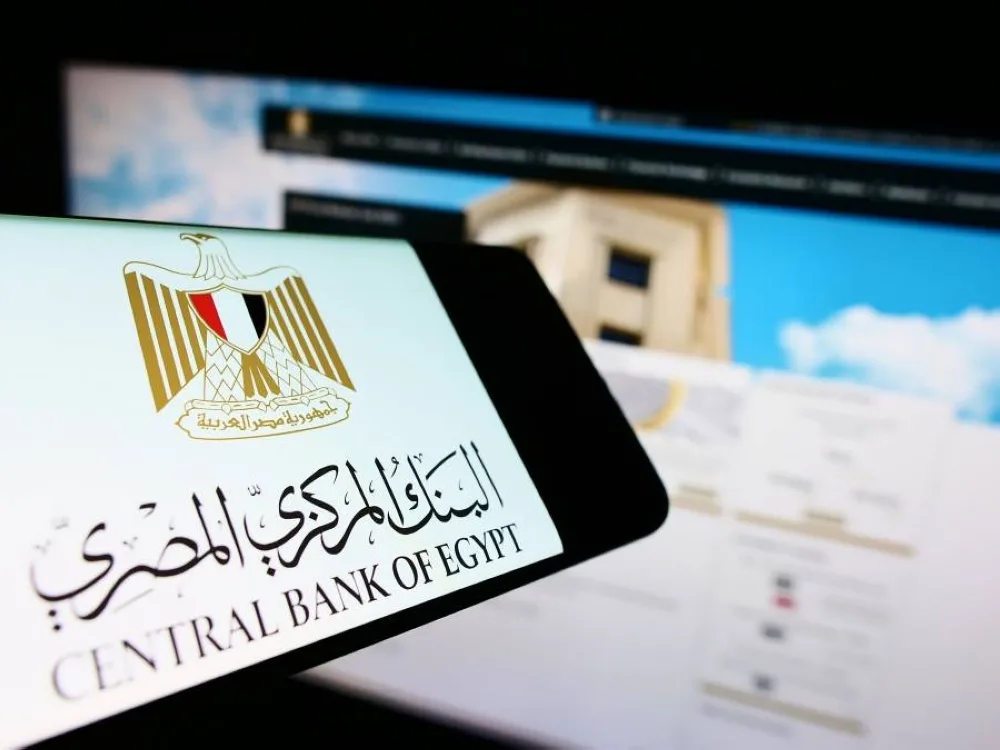 عائدات قناة السويس تتراجع وإيرادات السياحة ترتفع في النصف الثاني من 2024