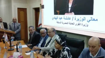 عائشة عبد الهادي: العمال يمثلون قوة مهمة ودعماً حقيقياً للبلاد