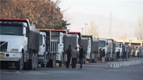 عاجل.. إضراب غير معتاد لسائقي الشاحنات في إيران عاجل.. إضراب غير معتاد لسائقي الشاحنات في إيران