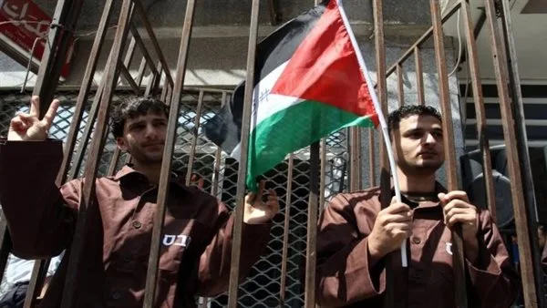 عاجل.. الاحتلال يطلق سراح 10 أسرى من قطاع غزة عاجل.. الاحتلال يطلق سراح 10 أسرى من قطاع غزة