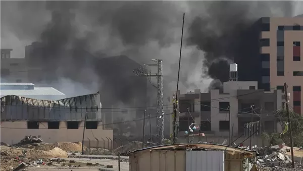 عاجل.. القوات الاحتلالية تقصف المنازل السكنية حول المستشفى الأوروبي في شرق خان يونس عاجل.. القوات الاحتلالية تقصف المنازل السكنية حول المستشفى الأوروبي في شرق خان يونس