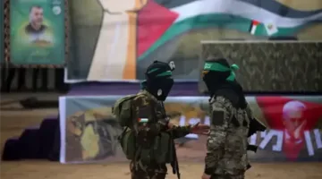 عاجل.. “جهود للهيمنة الأمنية”.. حماس ترفض طريقة توزيع المعونات في غزة