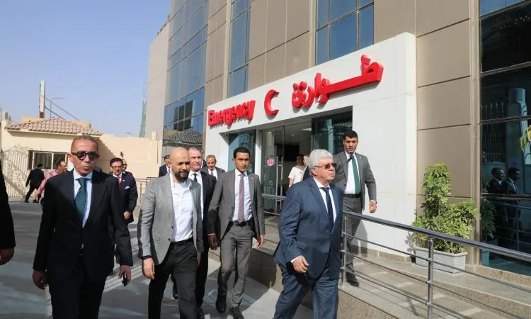 عاشور يشدد على أهمية التعاون بين المستشفيات الجامعية الخاصة والحكومية عاشور يشدد على أهمية التعاون بين المستشفيات الجامعية الخاصة والحكومية