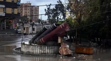 عاصفة غير متوقعة تؤدي إلى انقطاع التيار الكهربائي عن مناطق شاسعة بمركز بلطيم في كفر الشيخ