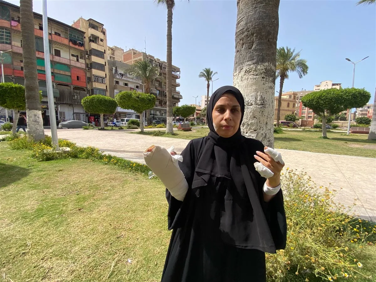 عام كبير ضائع: امرأة في بورسعيد تناشد المساعدة بعد أن أخذ طليقها ابنها ومنعه من الامتحان عام كبير ضائع: امرأة في بورسعيد تناشد المساعدة بعد أن أخذ طليقها ابنها ومنعه من الامتحان