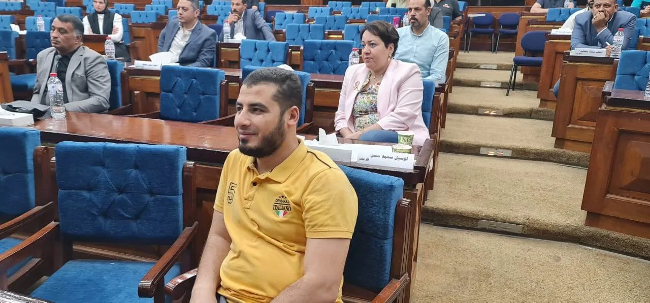 عباس صابر يشهد ختام برنامج ”لائحة شئون العاملين"