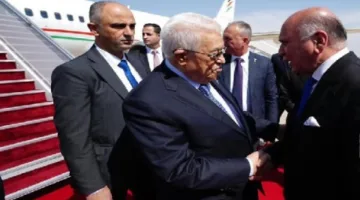 عباس يتوجه إلى بغداد لحضور القمة العربية