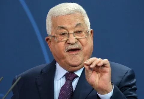 عباس يُصدر نداءً عاجلاً لإنهاء النزاع في قطاع غزة ورفع الحصار الإسرائيلي وتزويد الفلسطينيين المحاصرين بالمساعدات. عباس يُصدر نداءً عاجلاً لإنهاء النزاع في قطاع غزة ورفع الحصار الإسرائيلي وتزويد الفلسطينيين المحاصرين بالمساعدات.